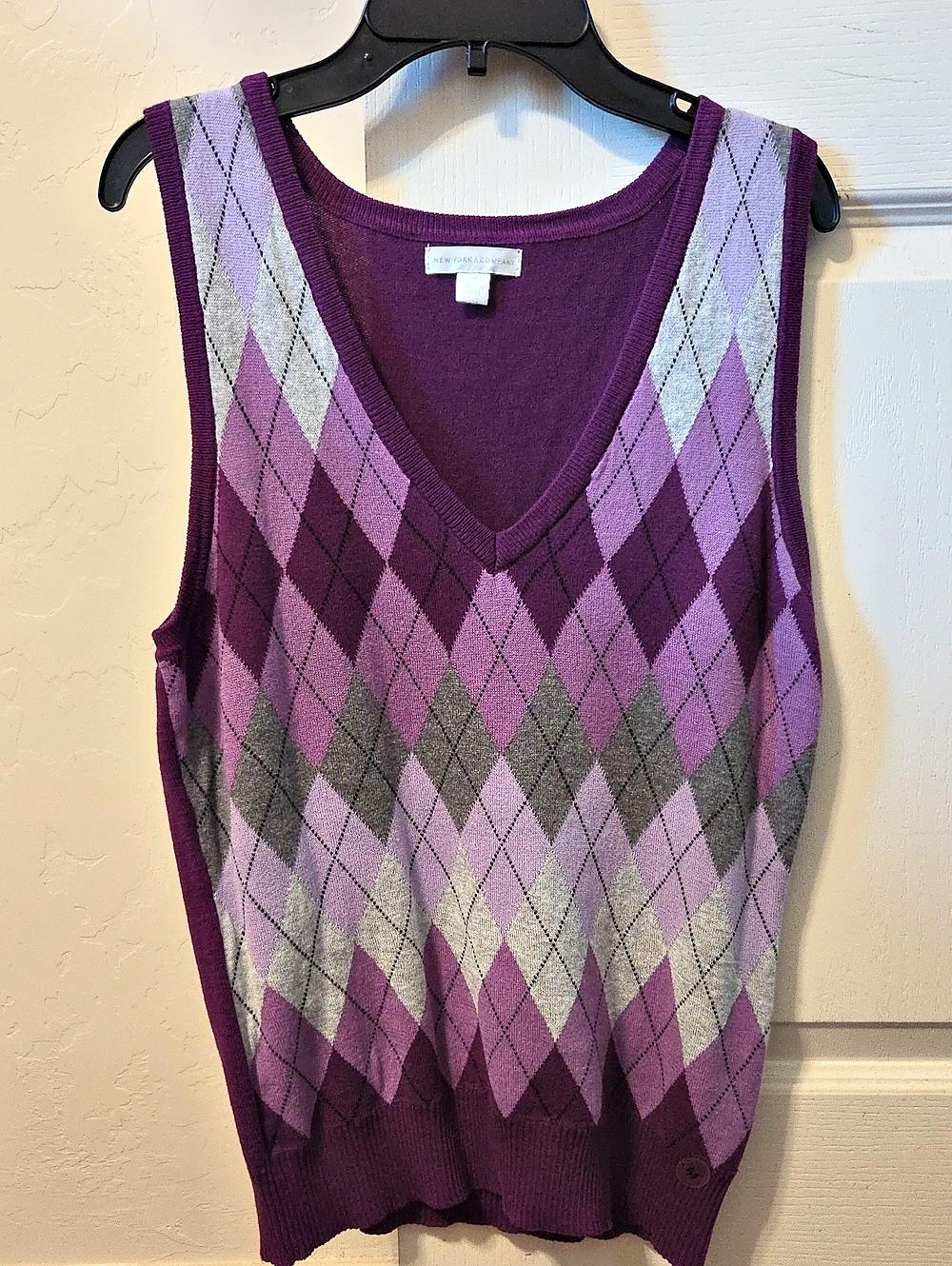 New York & Company Argyle V-Neck Sweater Vest Purple & Gray Size Medium